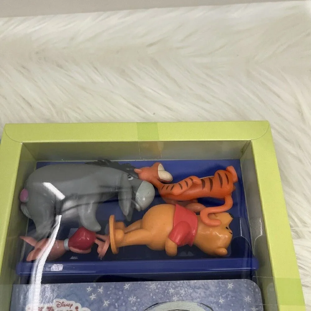 NEW DISNEY Winnie The Pooh Tattle Tales Includes 4 Figures Storybook Tigger
